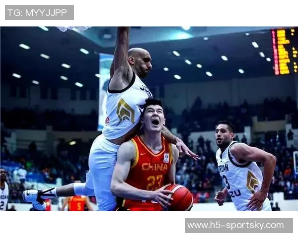 郭昊文表现出色尽管球队失利11投7中三分球命中率高达75砍下22分3篮板3助攻